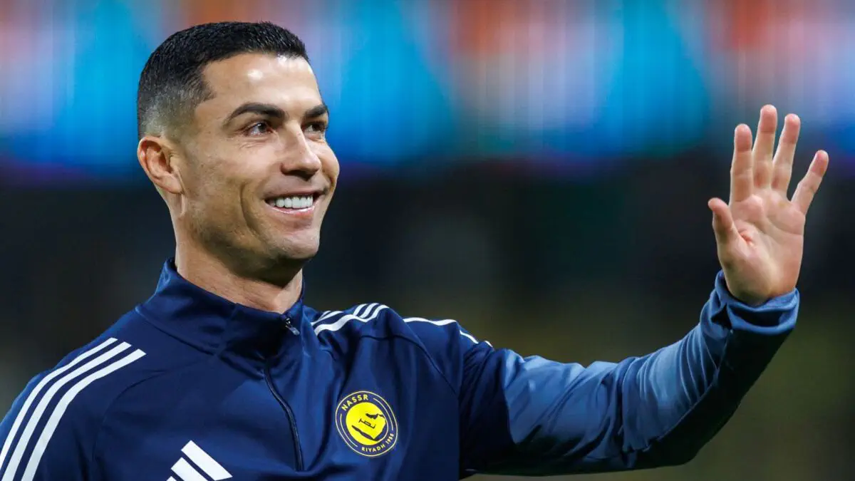 Ronaldu professional futbolchilik faoliyatini yakunlagashga qaror qildi