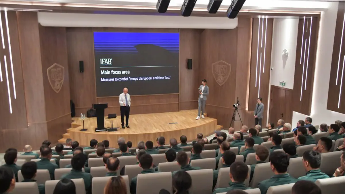 IFAB Texnik direktori Superliga klublari vakillari va hakamlarga futboldagi yangi qoidalar haqida seminar o‘tdi
