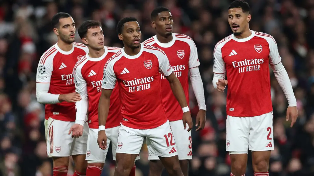«Arsenal» quyuq tuman sabab «Lids»ga qarshi o‘yinga samolyotda emas, avtobusda borishga majbur boʻldi
