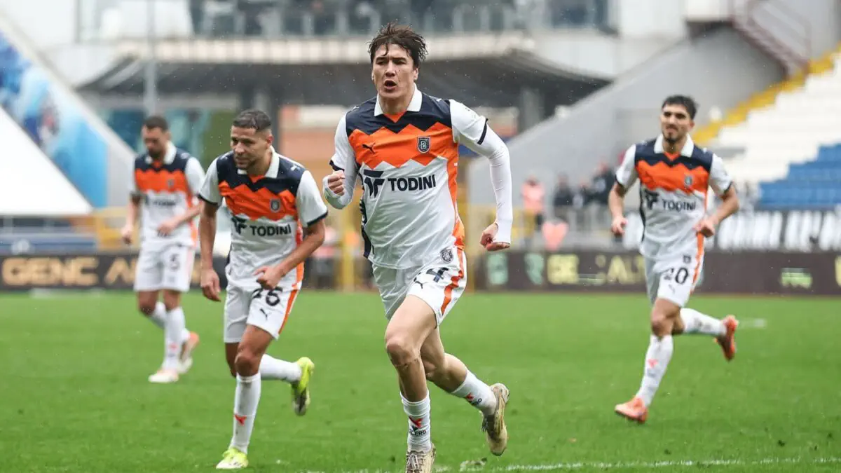 Turkiya. Eyupspor — Bashakshehir 1:2 (video sharh)