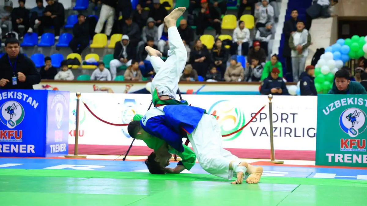 Navoiyda kurash bo’yicha kattalar o’rtasidagi O’zbekiston kubogi musobaqalari davom etmoqda