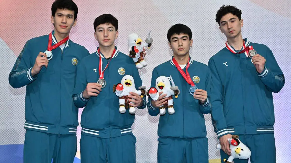 Qilichbozlik. Sablyachi yigitlarimiz ham qitʼa birinchiligida kumush medalga ega chiqishdi