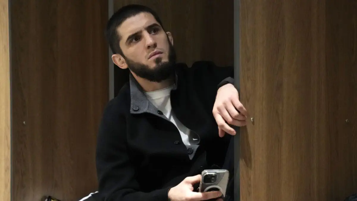 Maxachev nega Oq uyda jang qilmaydi? Dana Uayt javob berdi