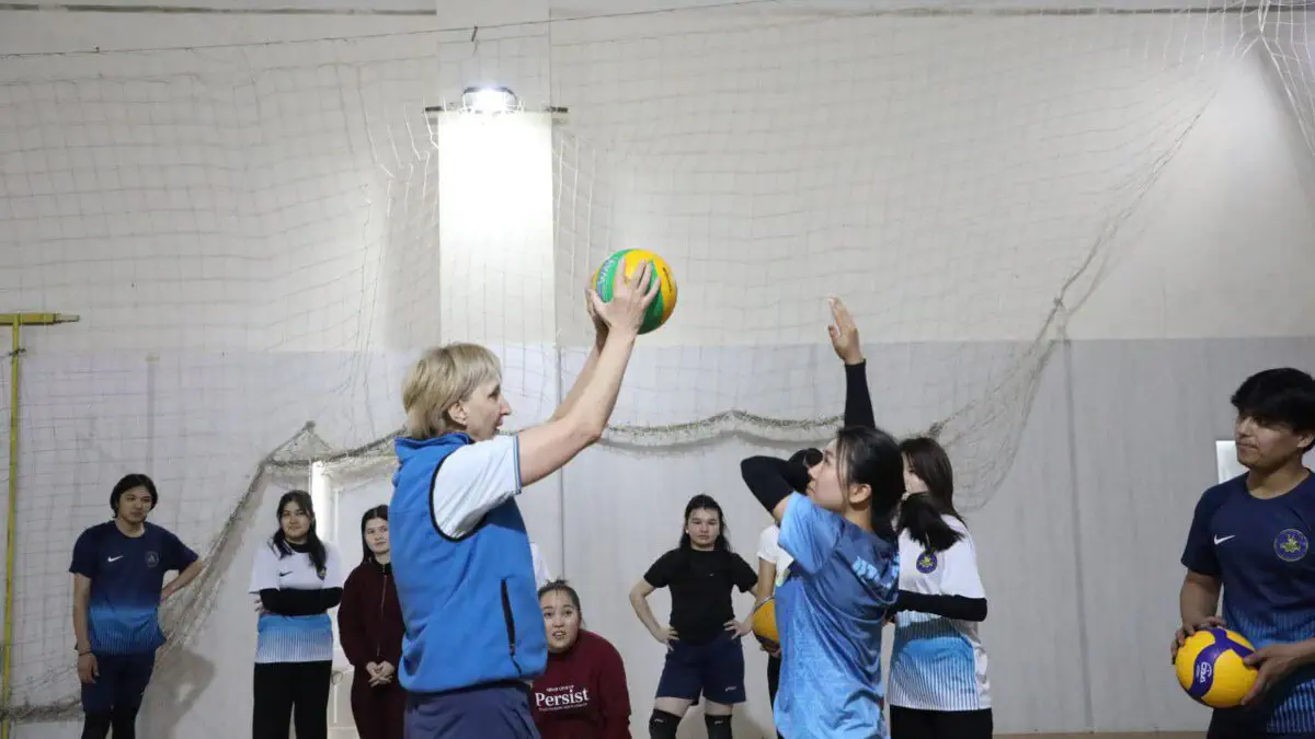 Milliy rassomlik va dizayn institutida voleybol bo‘yicha mahorat darsi o‘tkazildi