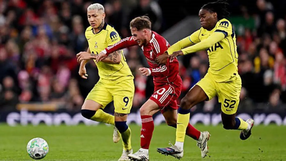 APL. «Liverpul» «Tottenhem»dan 90-daqiqada gol o'tkazib, g'alabani qo'ldan boy berdi