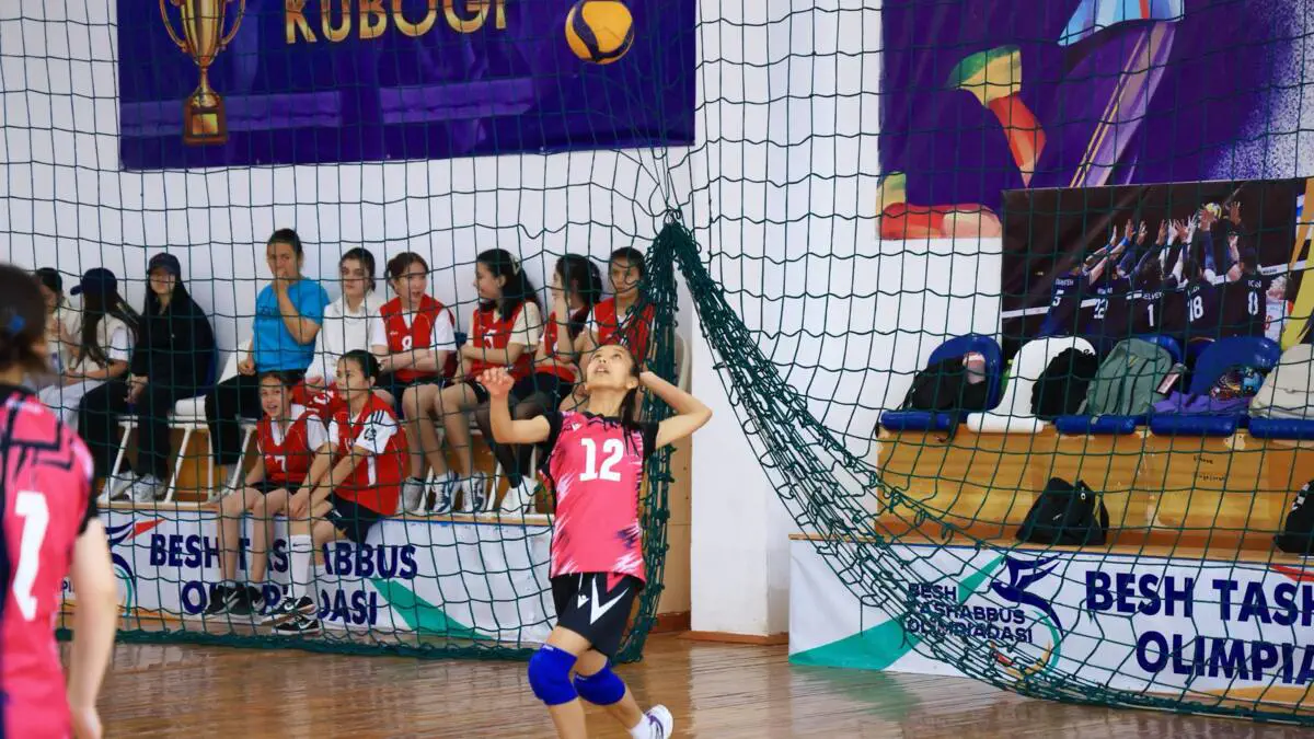 Voleybol. Navoiy shahrida qizlar o‘rtasida voleybol musobaqasi yuqori saviyada tashkil etildi