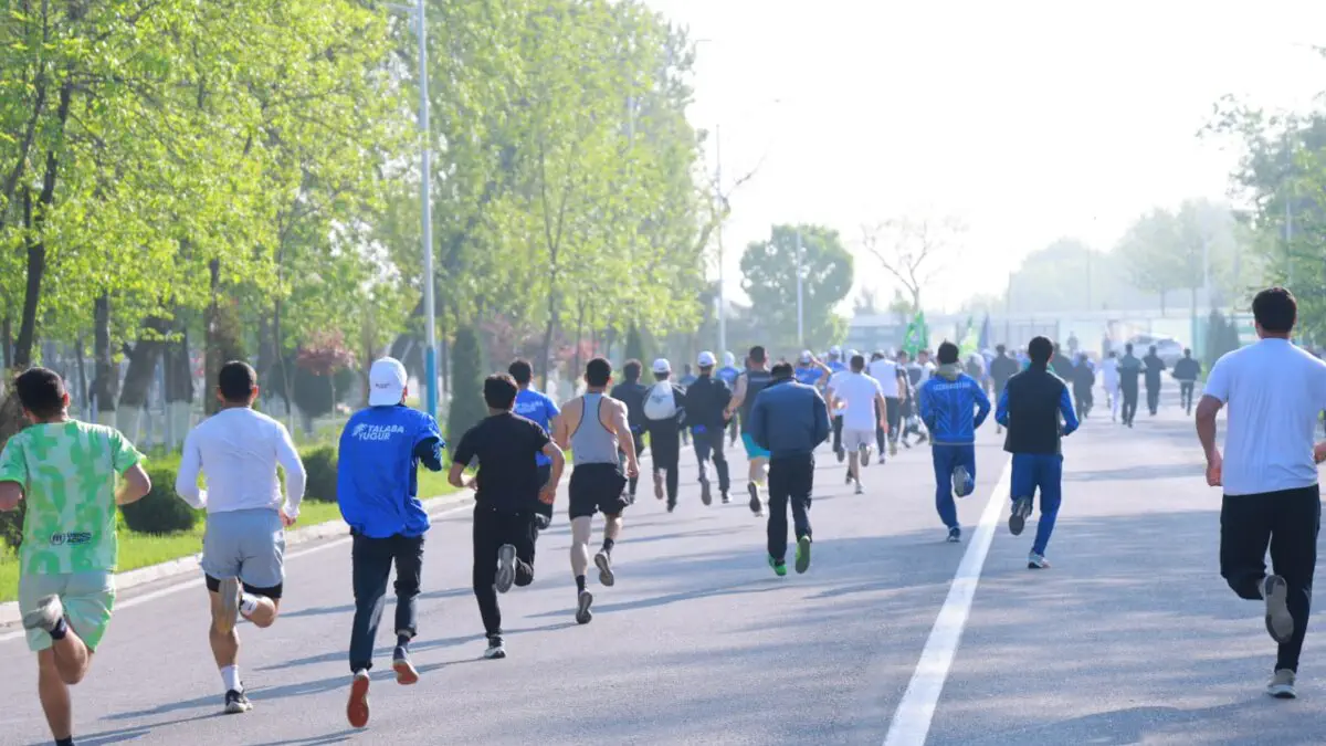 Gulistonda mingga yaqin ishtirokchini jamlagan ommaviy yugurish marafoni bo‘lib o‘tdi