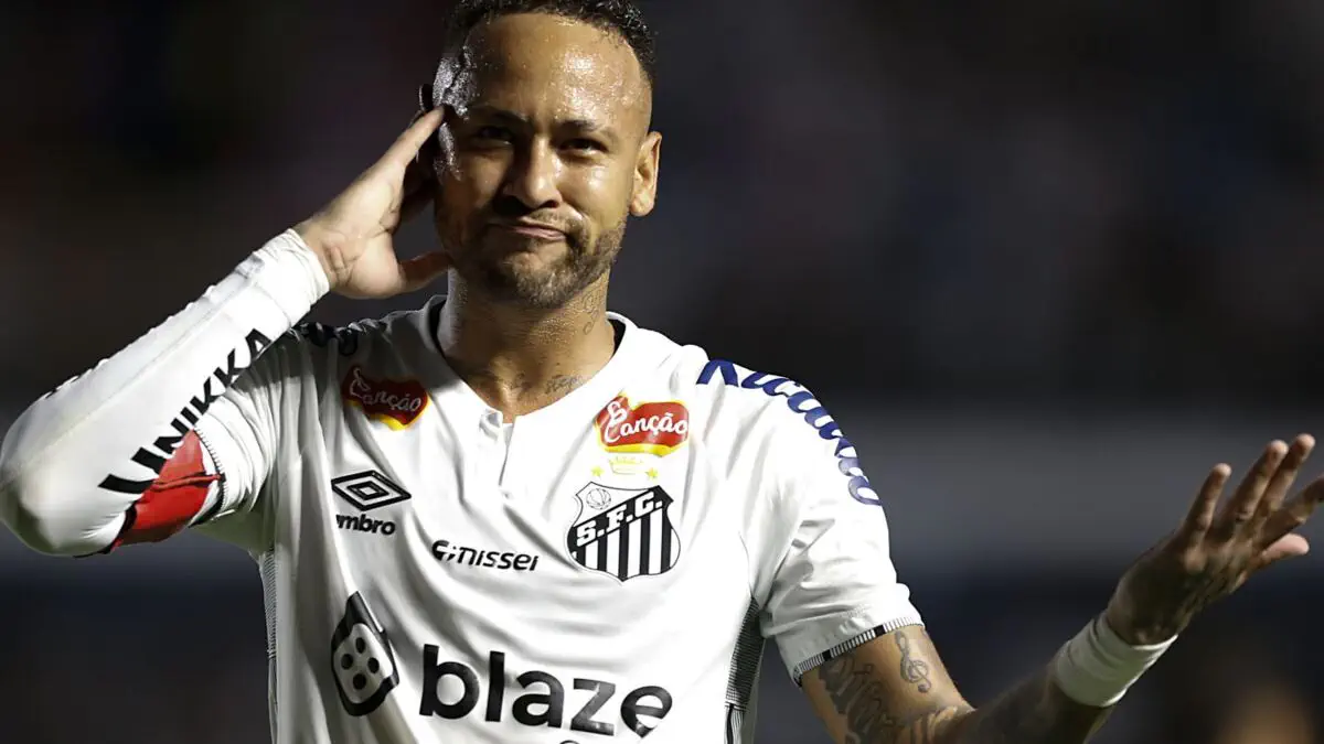 Neymar futboldagi qaysi qoidani oʻzgartirishni xohlashini aytdi