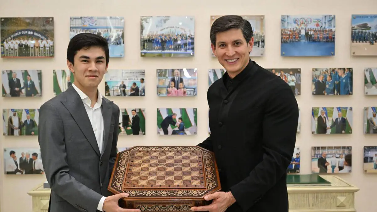 Javohir Sindarov Oʻzbekiston MOQga tashrif buyurdi