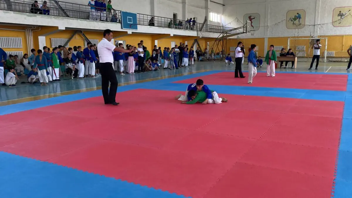 Kosonsoyda kurash bo’yicha viloyat chempionati bo’lib o’tdi