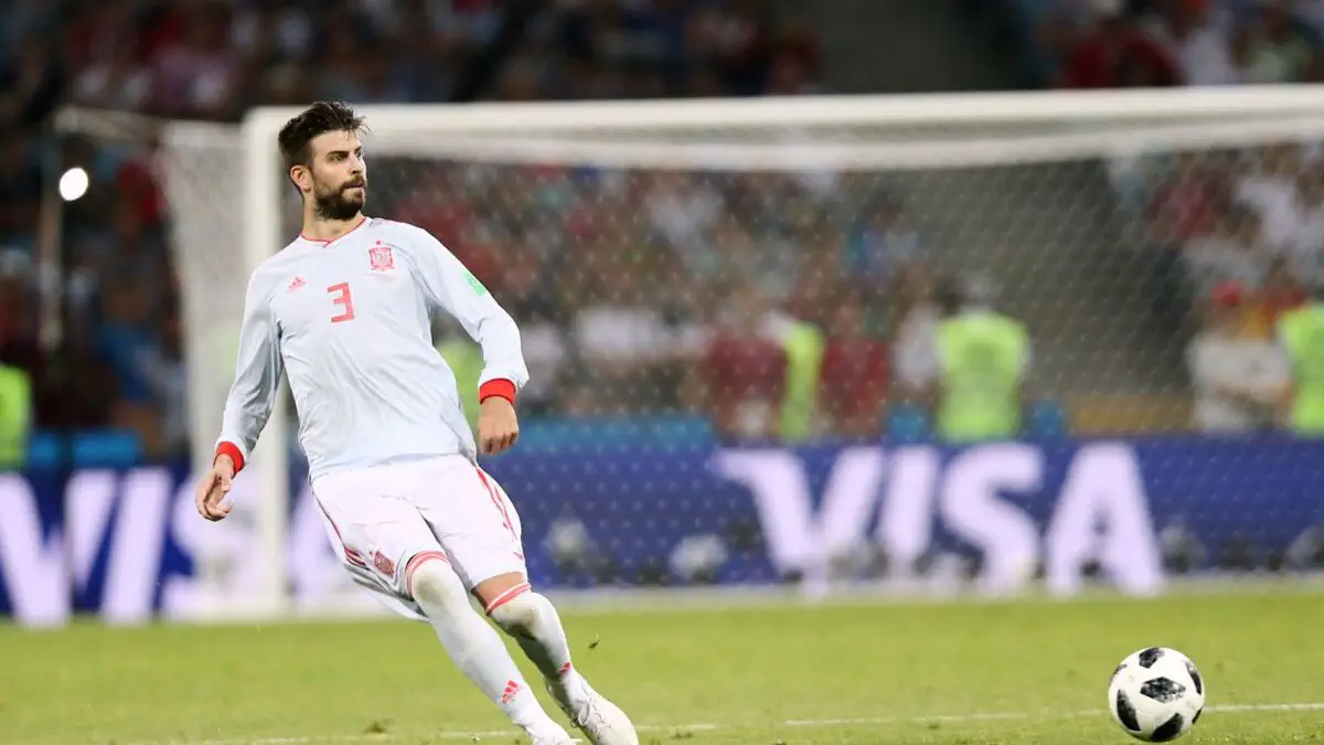 Iker Kasilyas «Real» uchun munosib murabbiy nomini aytdi, Pike esa kiyinish xonasidagi mushtlashuv ustidan kuldi
