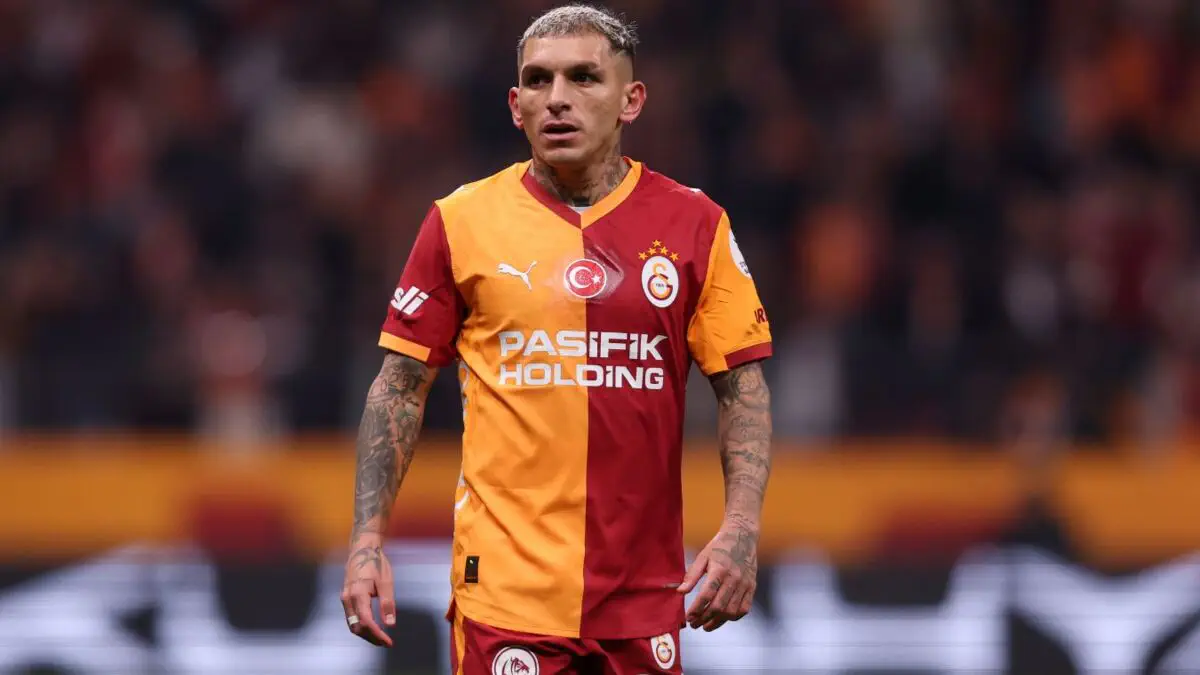 «Galatasaroy” futbolchisi Istanbulda bir qiz tufayli kaltaklandi