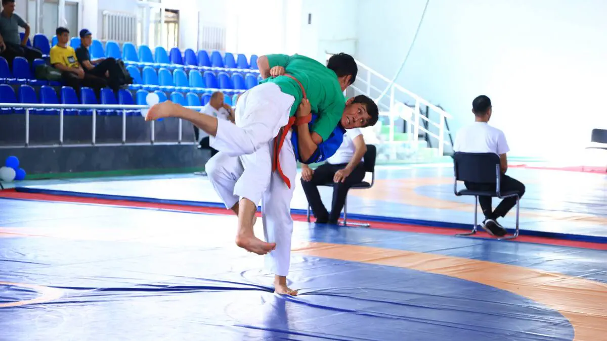 Navoiyda belbog‘li kurash bo‘yicha O‘zbekiston chempionati start oldi