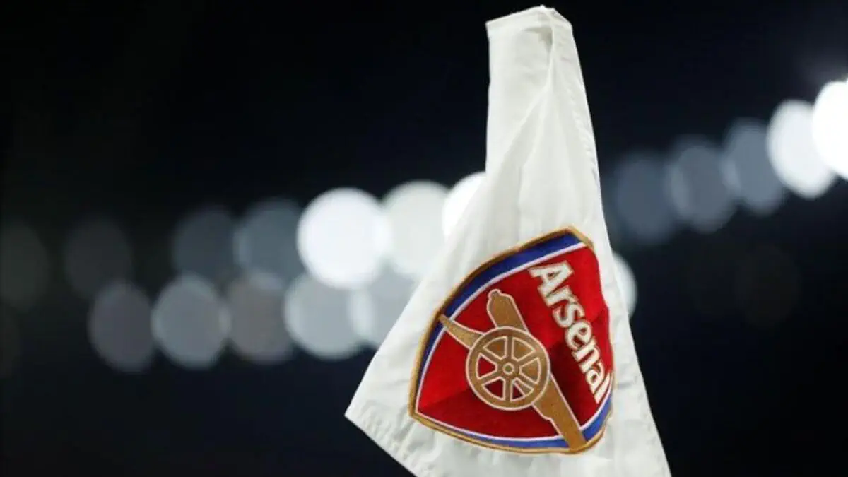 Arsenal yangi uy formasini taqdim etdi