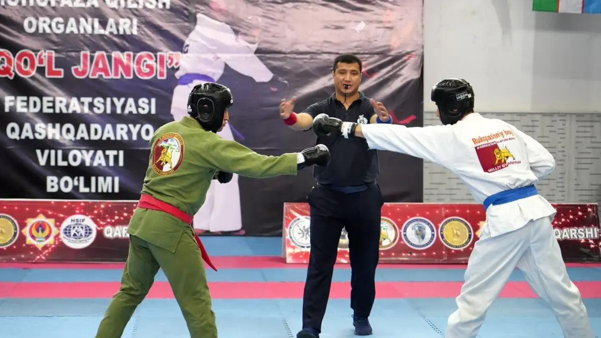 Qarshi shahrida Milliy gvardiya boʻlinmalari oʻrtasida qoʻl jangi sport turi bo‘yicha Milliy gvardiya birinchiligi musobaqasi bo‘lib o‘tmoqda