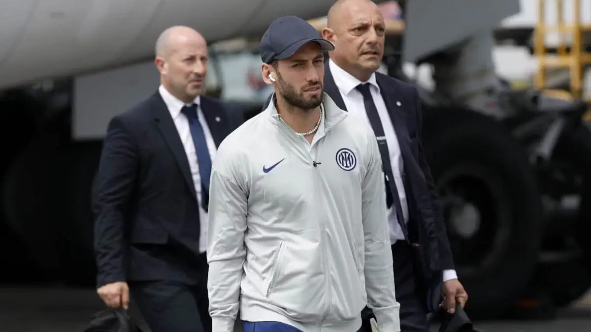 «Fenerbahche» Chalhano‘g‘lu, Suares, Demiral va Grinvud bilan shartnoma imzolamoqchi
