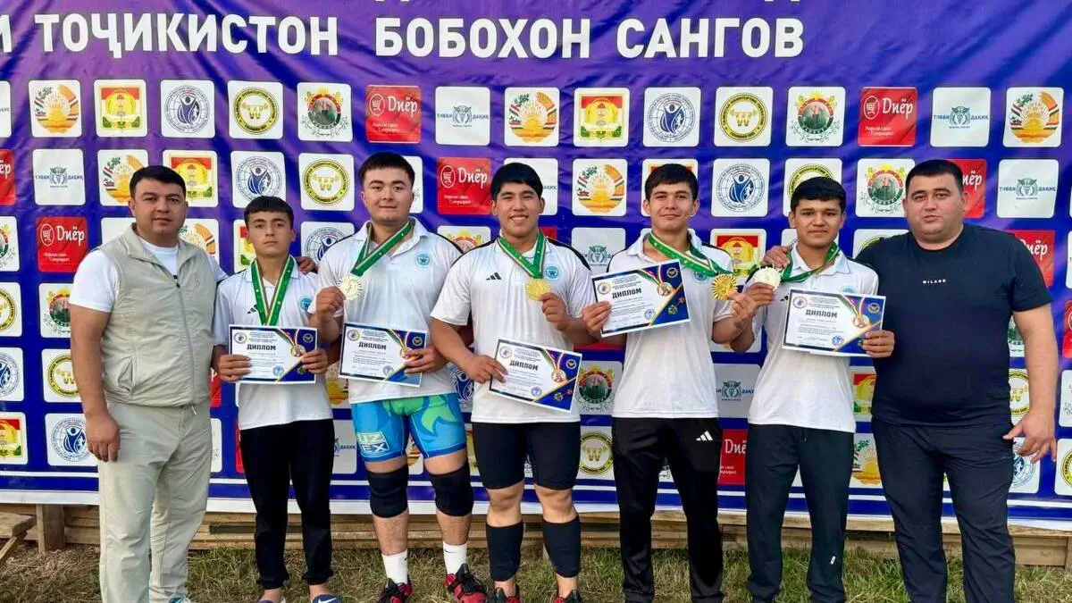  Samarqandlik og‘ir atletikachilar xalqaro turnirda munosib ishtirok etdi