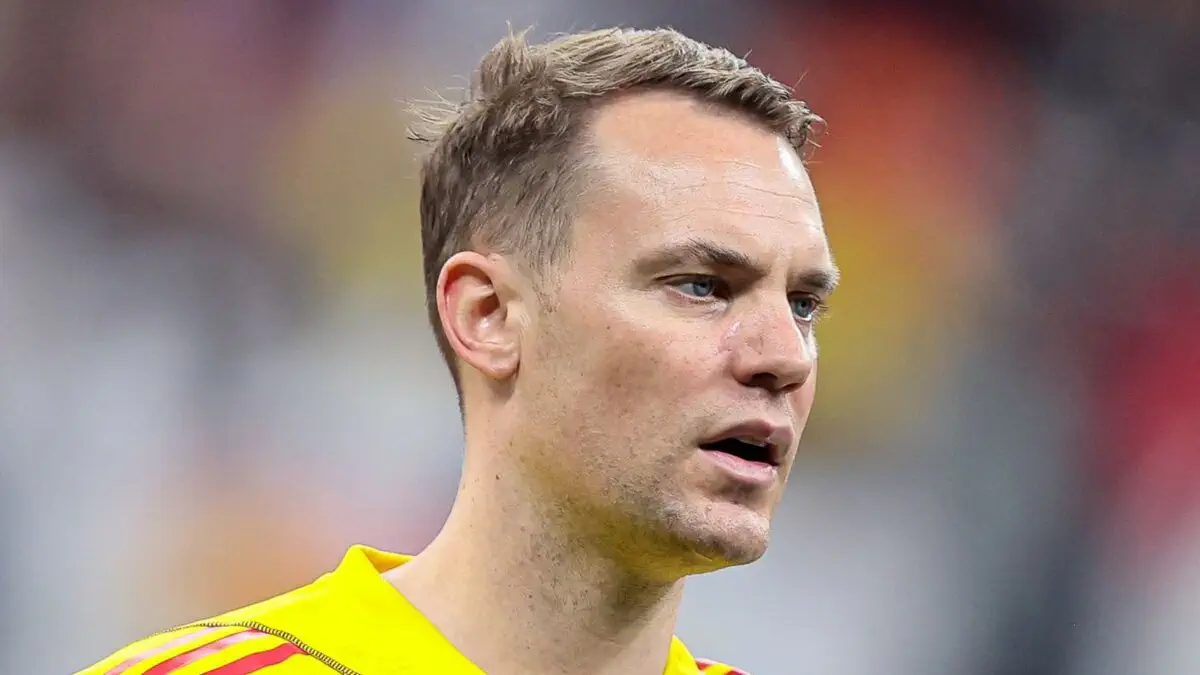 Manuel Noyer Jahon chempionatida maydonga tushgan Germaniya terma jamoasi tarixidagi eng yoshi katta futbolchiga aylandi