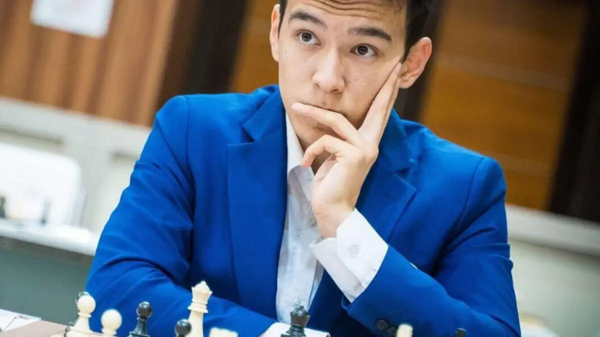 Nodirbek Abdusattorov jahon shaxmat reytingida eng yuqori uchlikka kirdi