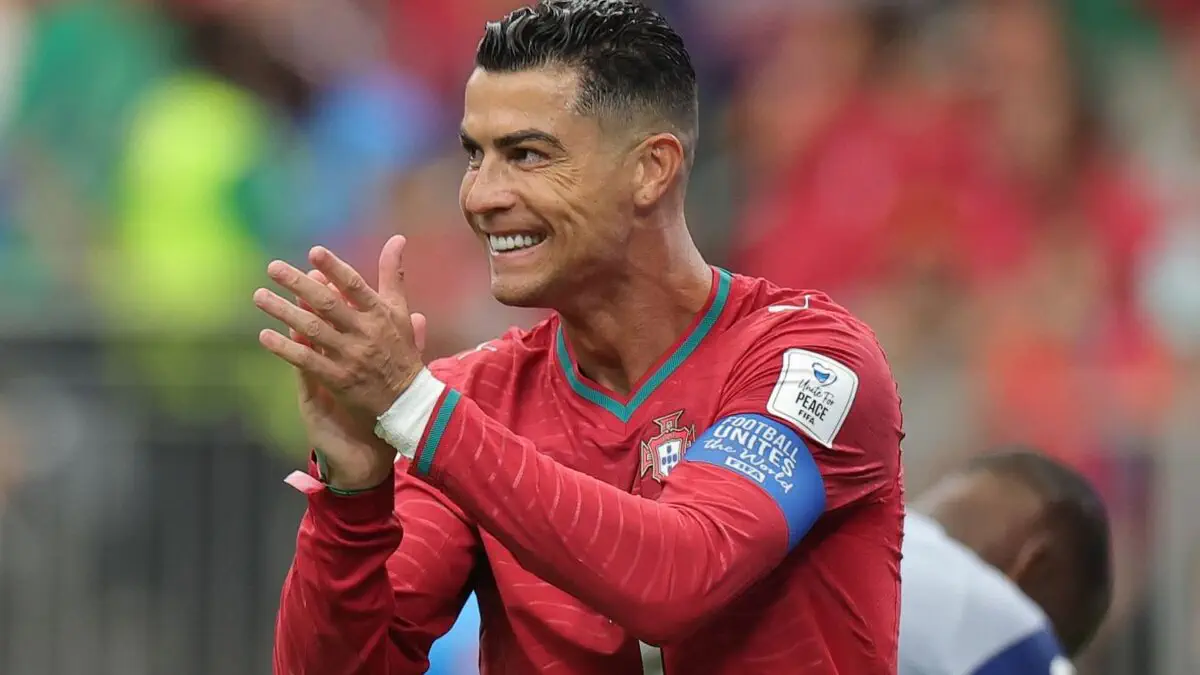 Ronaldu Jahon chempionatida dubl qayd etgan eng keksa futbolchiga aylandi