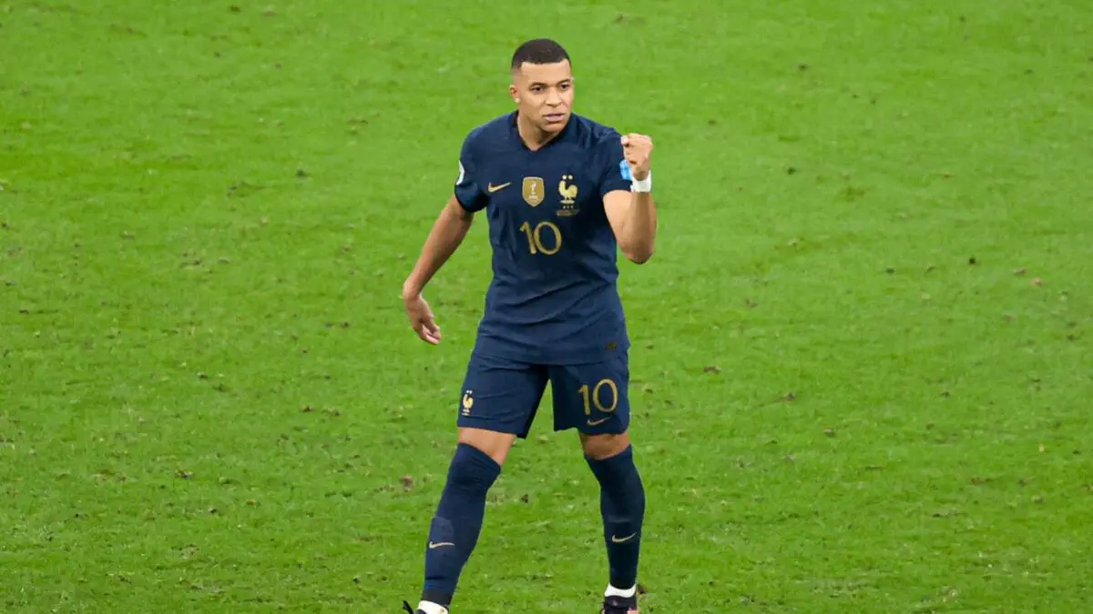 Mbappe: “Siz yolgʻiz emassiz, butun Fransiya siz bilan”