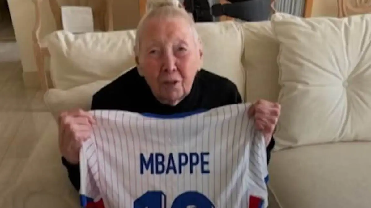 96 yoshli amerikalik muxlisaga Mbappening libosi sovg'a qilindi