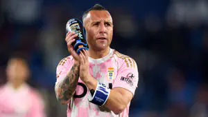Santi Kasorla professional futbolchilik faoliyatini yakunlaganini ma’lum qildi