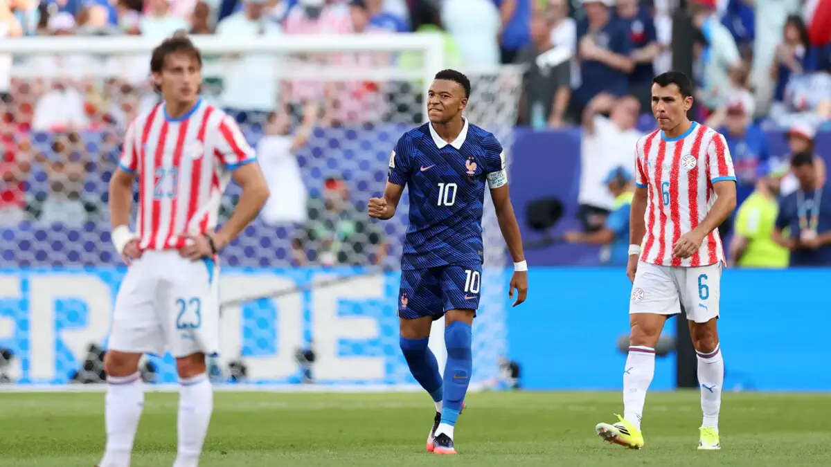 Fransiya kichik hisobdagi g‘alaba bilan 1/4 finalga chiqdi