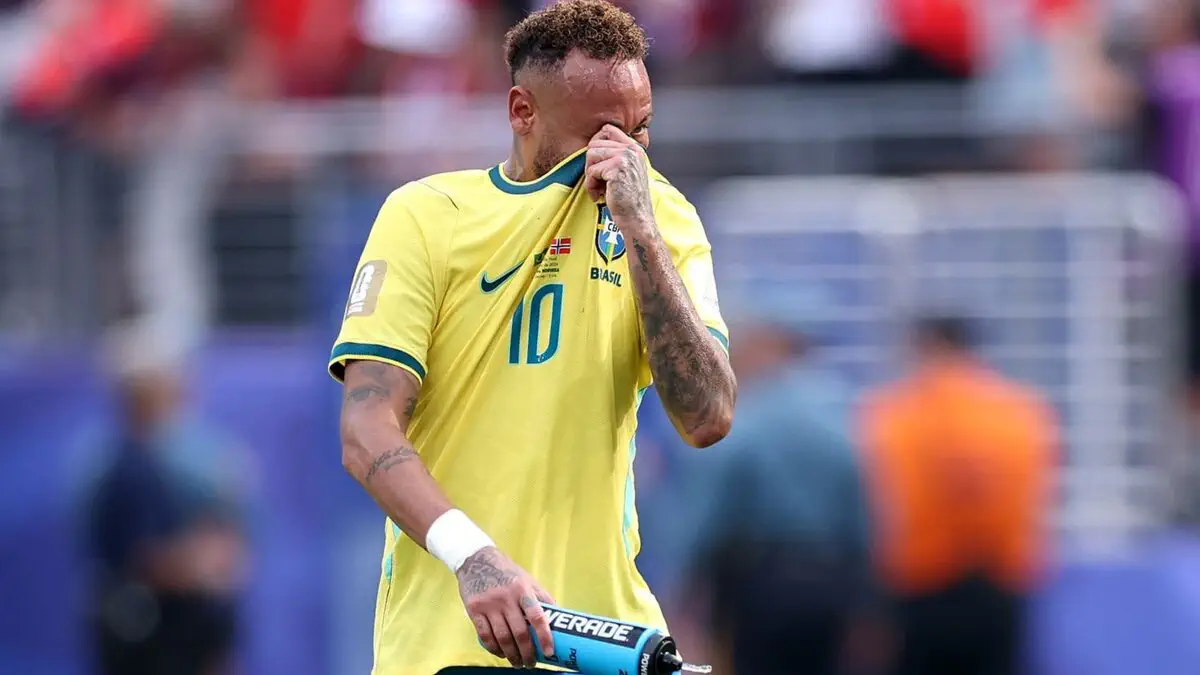 Braziliya turnirdan chiqib ketganidan so‘ng Neymar maydonda yig‘lab yubordi