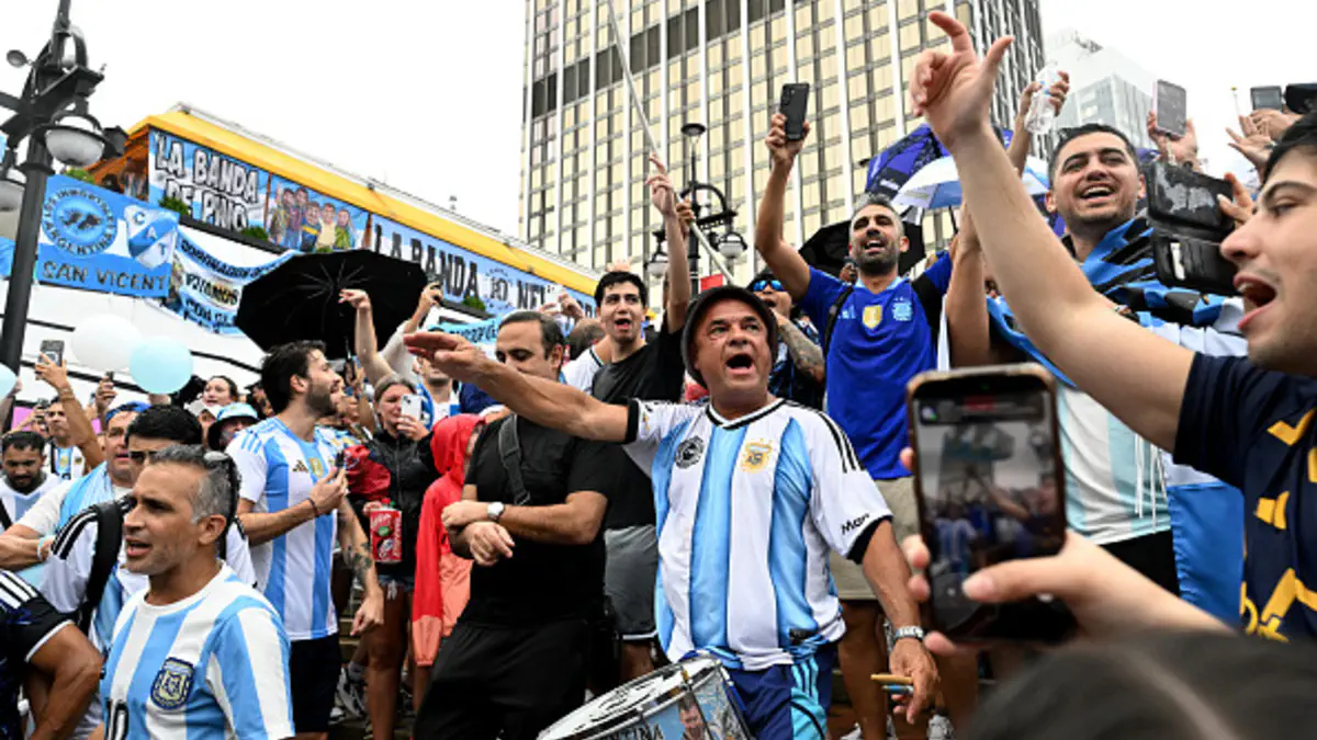 Argentina muxlislarining Folklend haqidagi qo‘shig‘i: u nimani anglatadi va nima uchun kuylanadi?