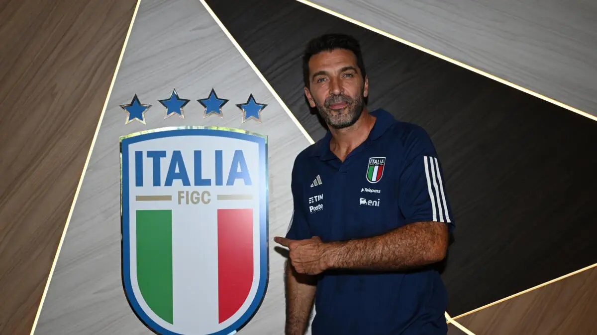 Paolo Maldini Buffonni Italiya terma jamoasiga qaytarmoqchi