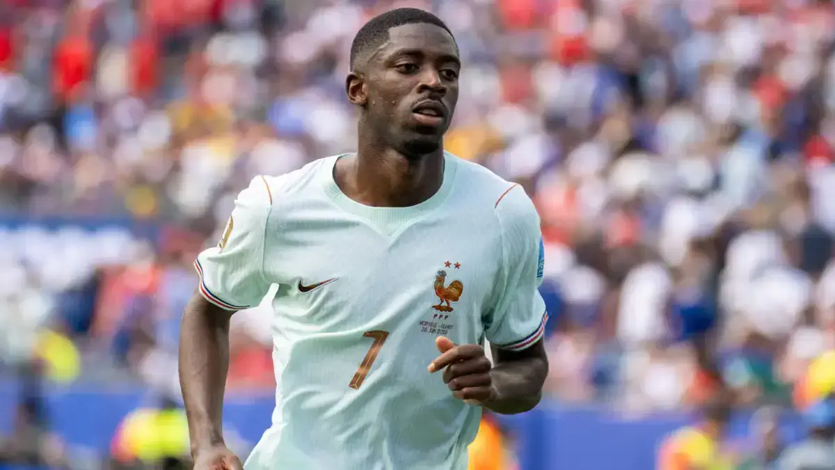 Dembelening tanaffusdagi tanqidi Fransiya kiyinish xonasida bahs uyg‘otdi