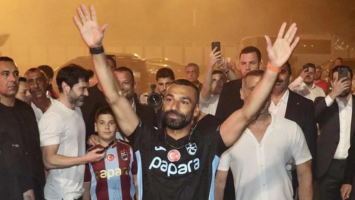  Rasman: Muhammad Saloh “Trabzonspor” futbolchisiga aylandi!