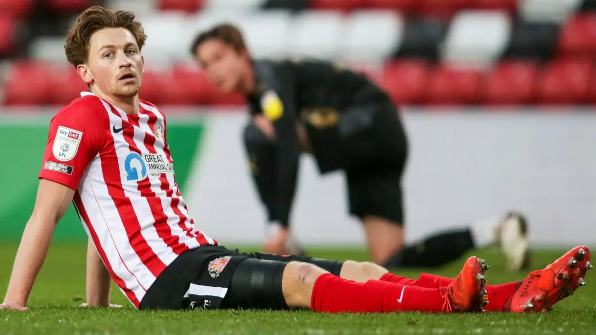 “Sanderlend” futbolchisi boshidan olgan jarohati sabab 28 yoshida faoliyatini yakunladi