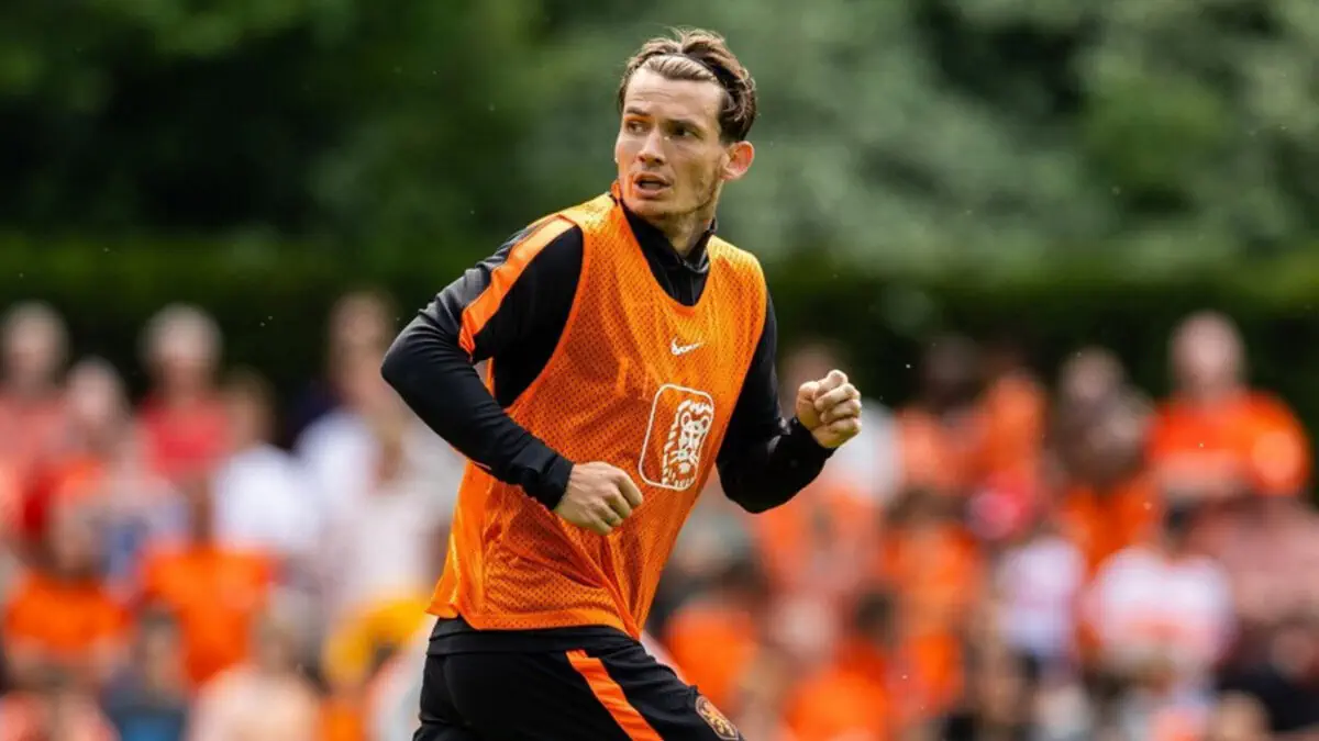 Rasman: “Roma” Marten de Ronni 1 million yevroga sotib oldi