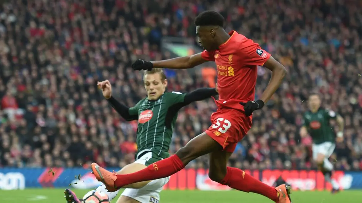 “Liverpul”ning sobiq futbolchisi LinkedIn orqali klub qidirmoqda