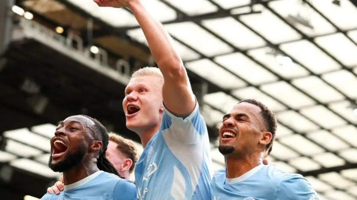 10 kishi bo‘lib qolgan «Manchester Siti» derbida g‘alaba qozondi