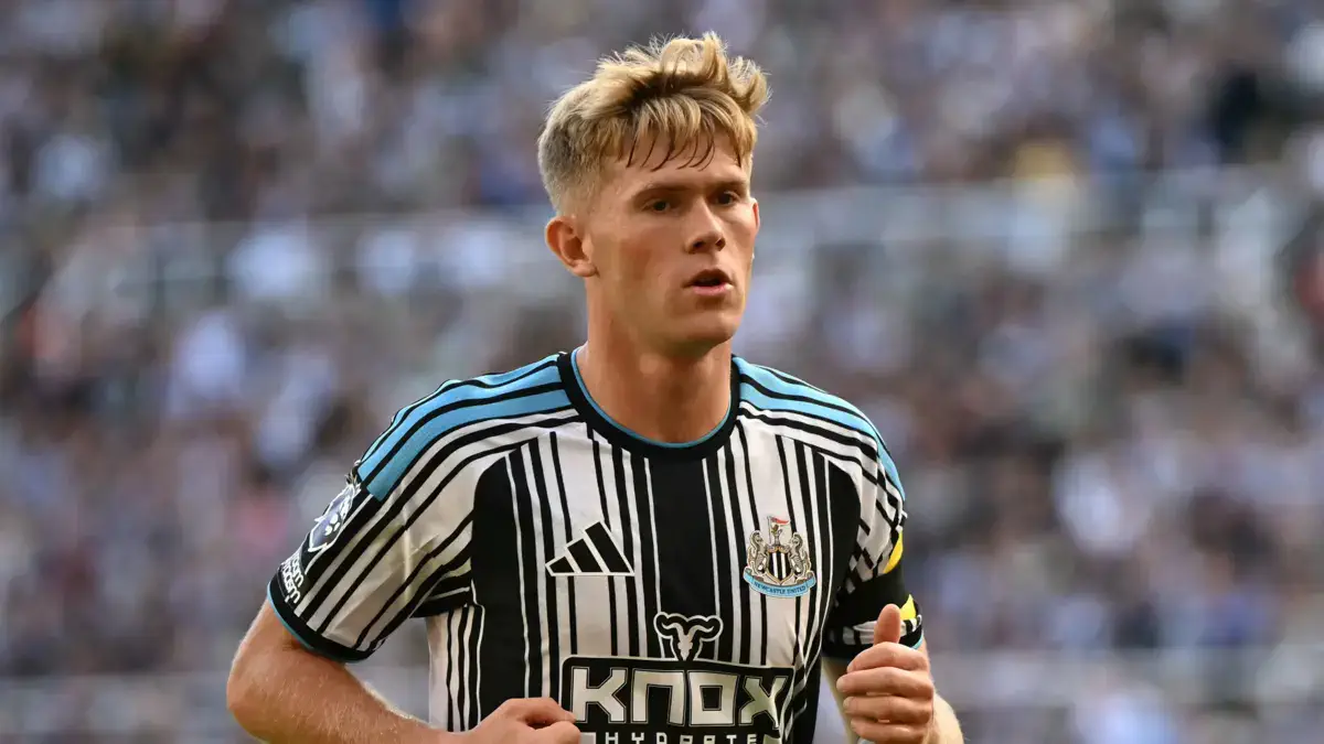 “Manchester Yunayted” Lyuis Holl transferidan voz kechishi mumkin