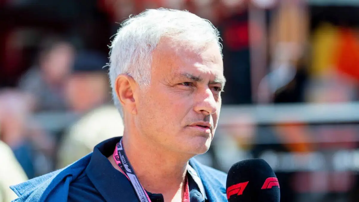Жозе Моурино: Футболчилар F1 пойгачиларидан босимни бошқаришни ўрганиши керак.