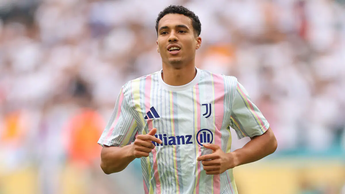 “Arsenal” va “Manchester Yunayted” 65 mln yevroga himoyachi sotib olishi mumkin