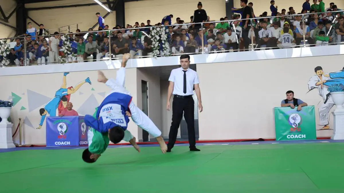 Jizzax shahridagi Kurash mahorat maktabida U-13 kichik o'smirlar o'rtasidagi O'zbekiston kubogi musobaqasi bellashuvlari boshlandi
