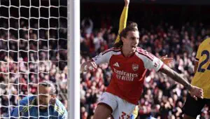 APL. «Arsenal» o‘z uyida kambek amalga oshirib, «Lids»ni mag‘lub etdi