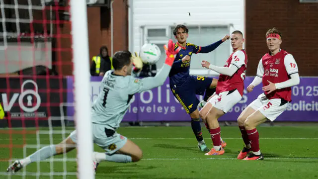“Arsenal” “Flitvud”ga yutqazib, Angliya Liga kubogini tark etdi
